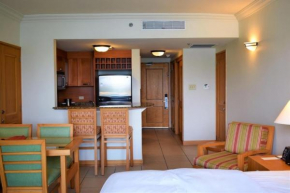 Parlor w Ocean & Lagoon view 2 guests + parking (E14)